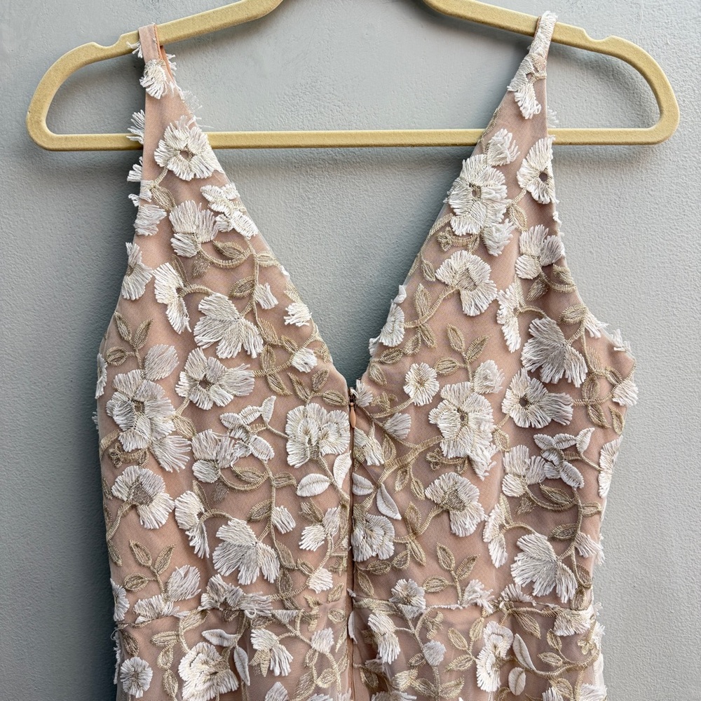 *New* Dress the Population Elisa floral-embroidered midi dress, Size Medium - Picture 5 of 9